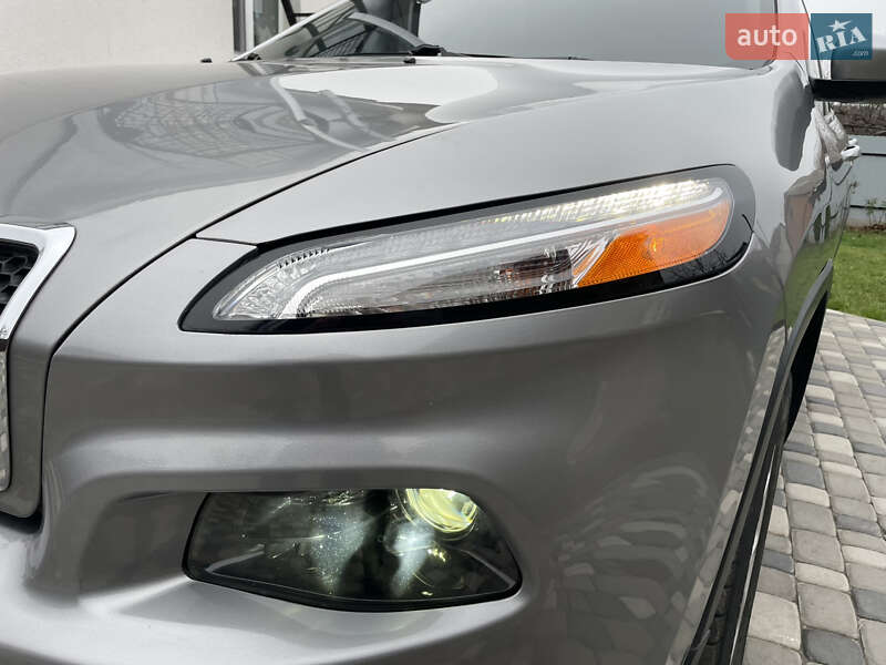 Внедорожник / Кроссовер Jeep Cherokee 2014 в Лубнах