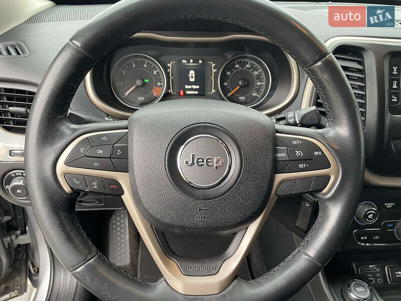 Внедорожник / Кроссовер Jeep Cherokee 2014 в Лубнах