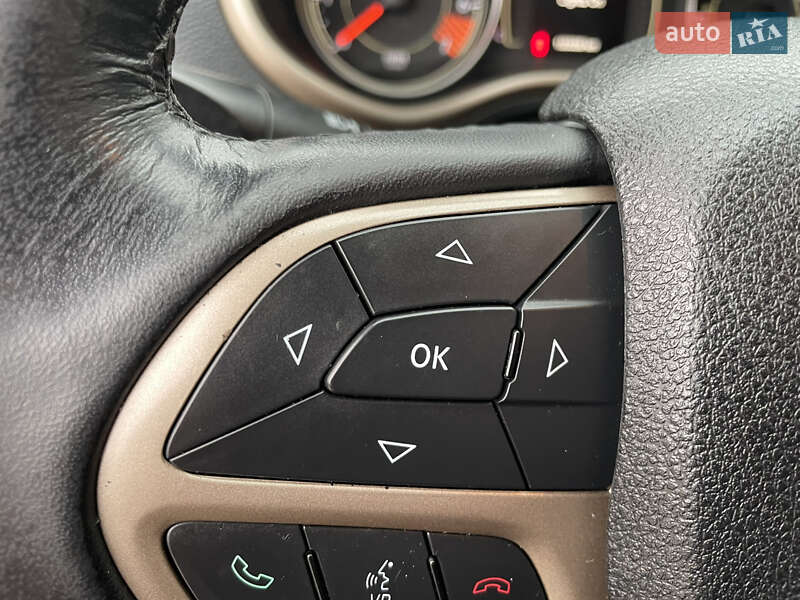 Внедорожник / Кроссовер Jeep Cherokee 2014 в Лубнах