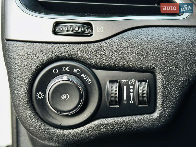 Внедорожник / Кроссовер Jeep Cherokee 2018 в Харькове