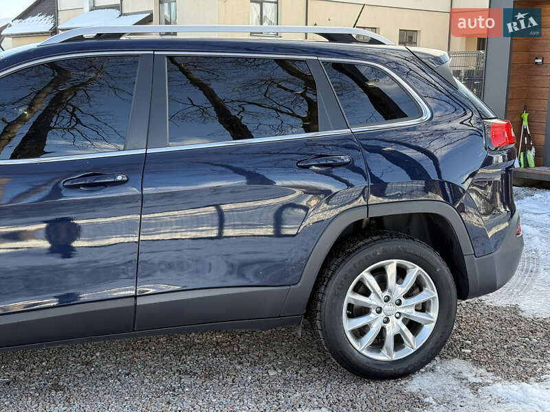 Позашляховик / Кросовер Jeep Cherokee 2015 в Стрию