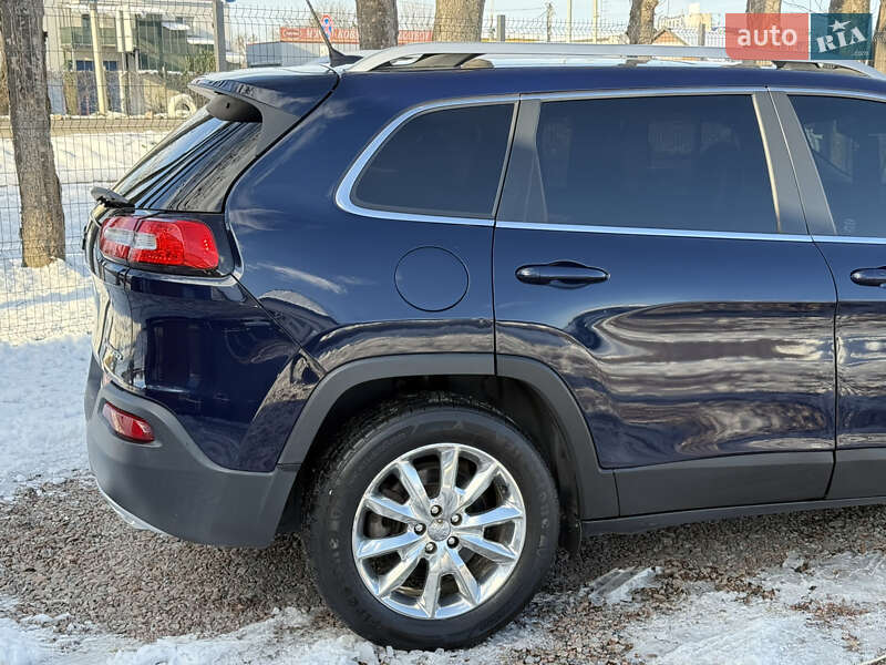 Позашляховик / Кросовер Jeep Cherokee 2015 в Стрию