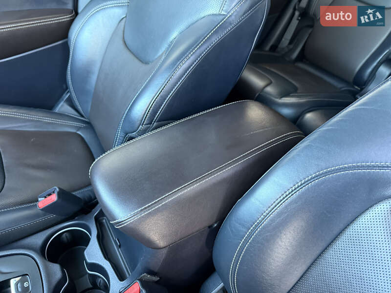 Позашляховик / Кросовер Jeep Cherokee 2015 в Стрию