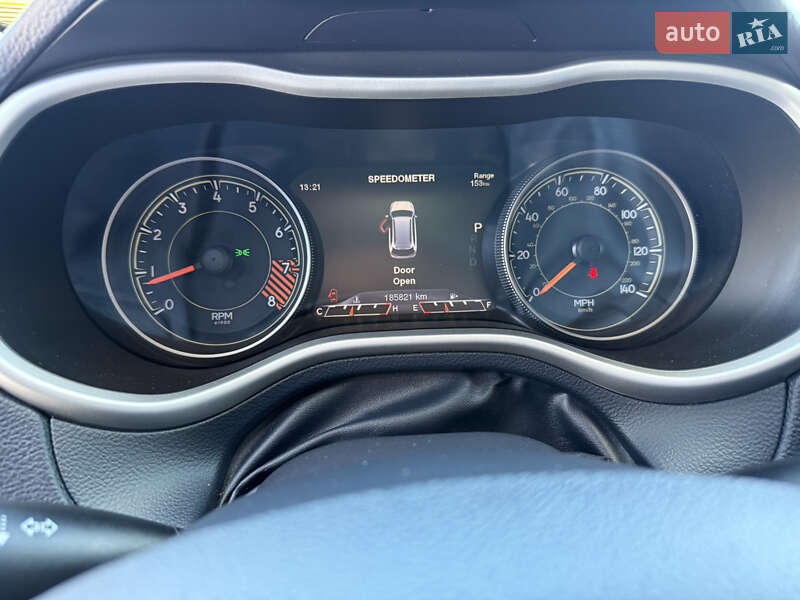 Позашляховик / Кросовер Jeep Cherokee 2015 в Стрию