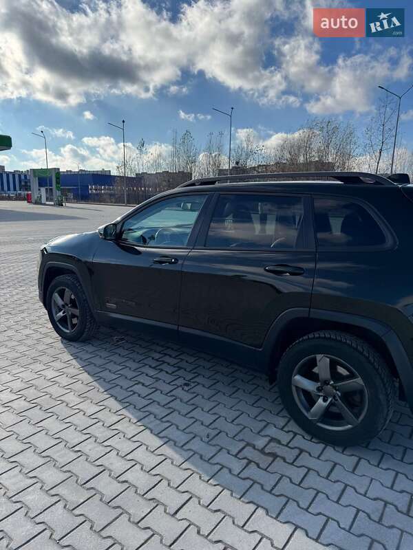 Позашляховик / Кросовер Jeep Cherokee 2016 в Кам'янець-Подільському