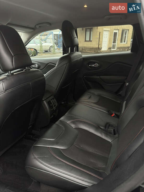 Позашляховик / Кросовер Jeep Cherokee 2022 в Лубнах