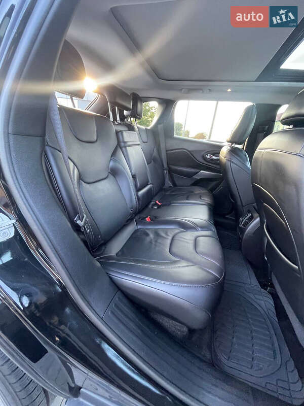 Внедорожник / Кроссовер Jeep Cherokee 2018 в Луцке