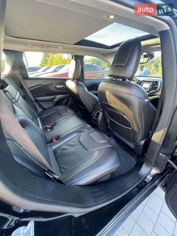 Внедорожник / Кроссовер Jeep Cherokee 2018 в Луцке