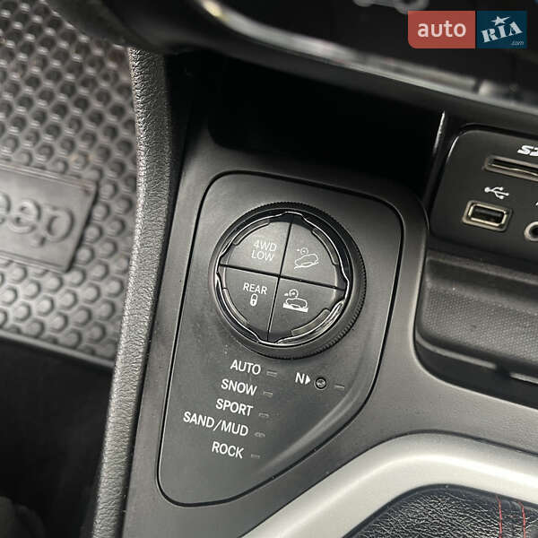 Внедорожник / Кроссовер Jeep Cherokee 2014 в Дубно фото 33 Внедорожник / Кроссовер Jeep Cherokee 2014 в Дубно