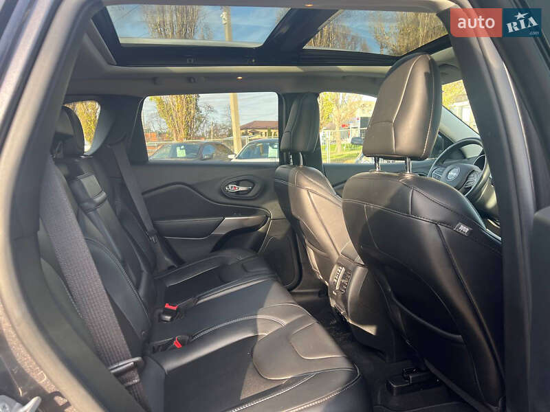 Внедорожник / Кроссовер Jeep Cherokee 2018 в Харькове фото 9 Внедорожник / Кроссовер Jeep Cherokee 2018 в Харькове