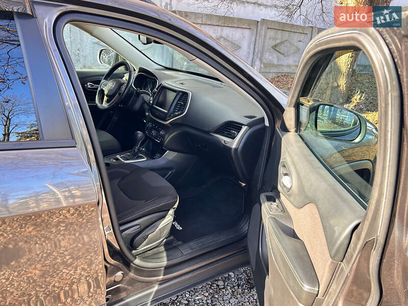 Позашляховик / Кросовер Jeep Cherokee 2015 в Харкові