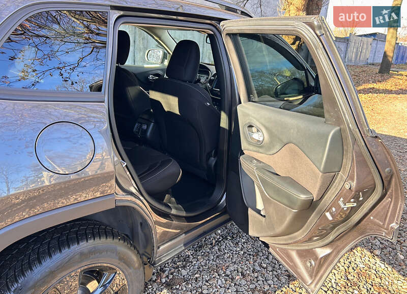 Позашляховик / Кросовер Jeep Cherokee 2015 в Харкові