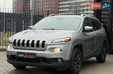 Внедорожник / Кроссовер Jeep Cherokee 2015 в Киеве