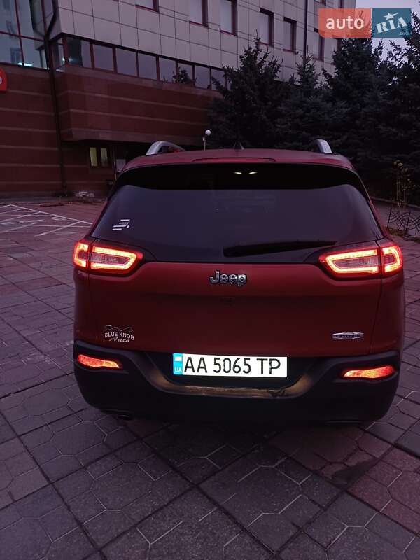 Внедорожник / Кроссовер Jeep Cherokee 2016 в Киеве