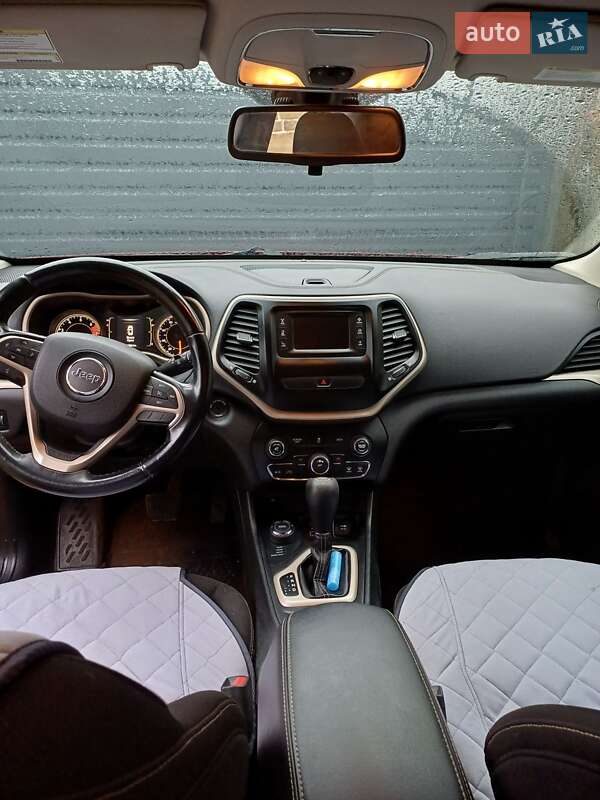 Внедорожник / Кроссовер Jeep Cherokee 2016 в Киеве