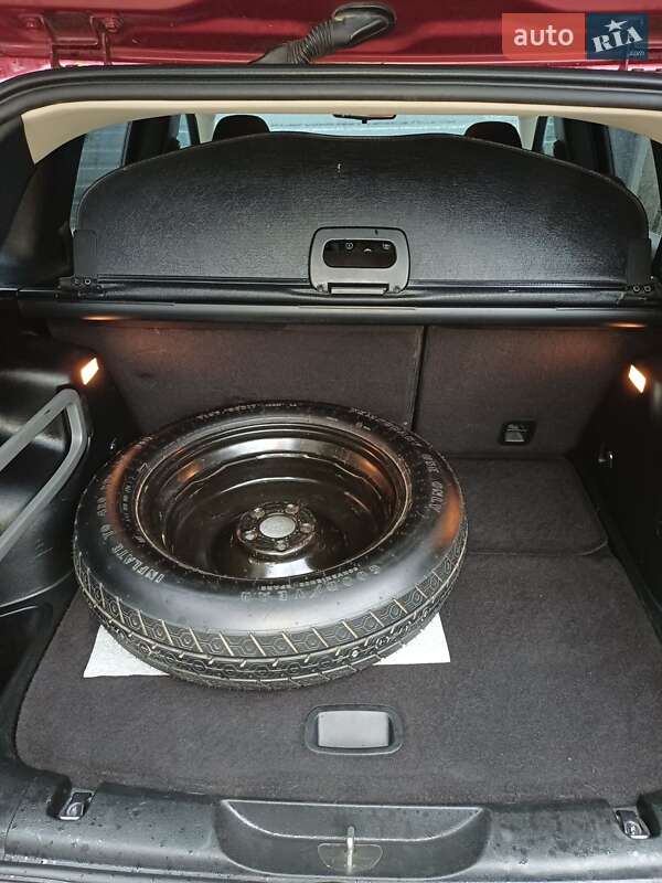 Внедорожник / Кроссовер Jeep Cherokee 2016 в Киеве