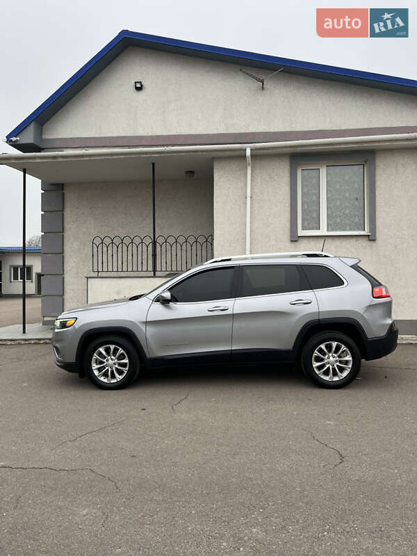 Внедорожник / Кроссовер Jeep Cherokee 2019 в Ровно