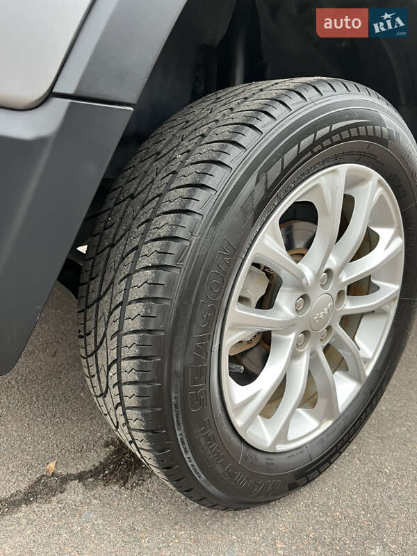 Внедорожник / Кроссовер Jeep Cherokee 2019 в Ровно