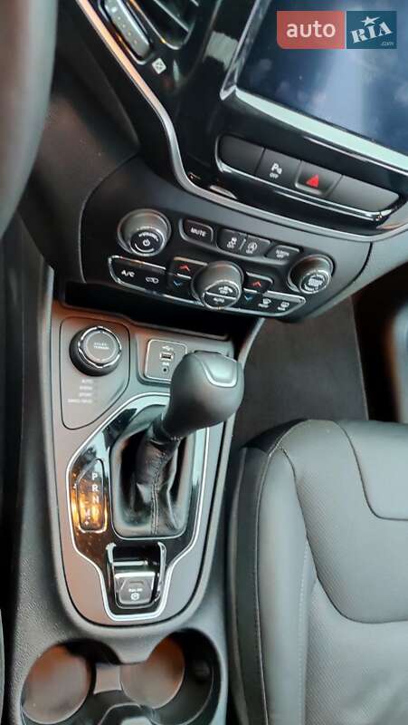 Позашляховик / Кросовер Jeep Cherokee 2019 в Полтаві