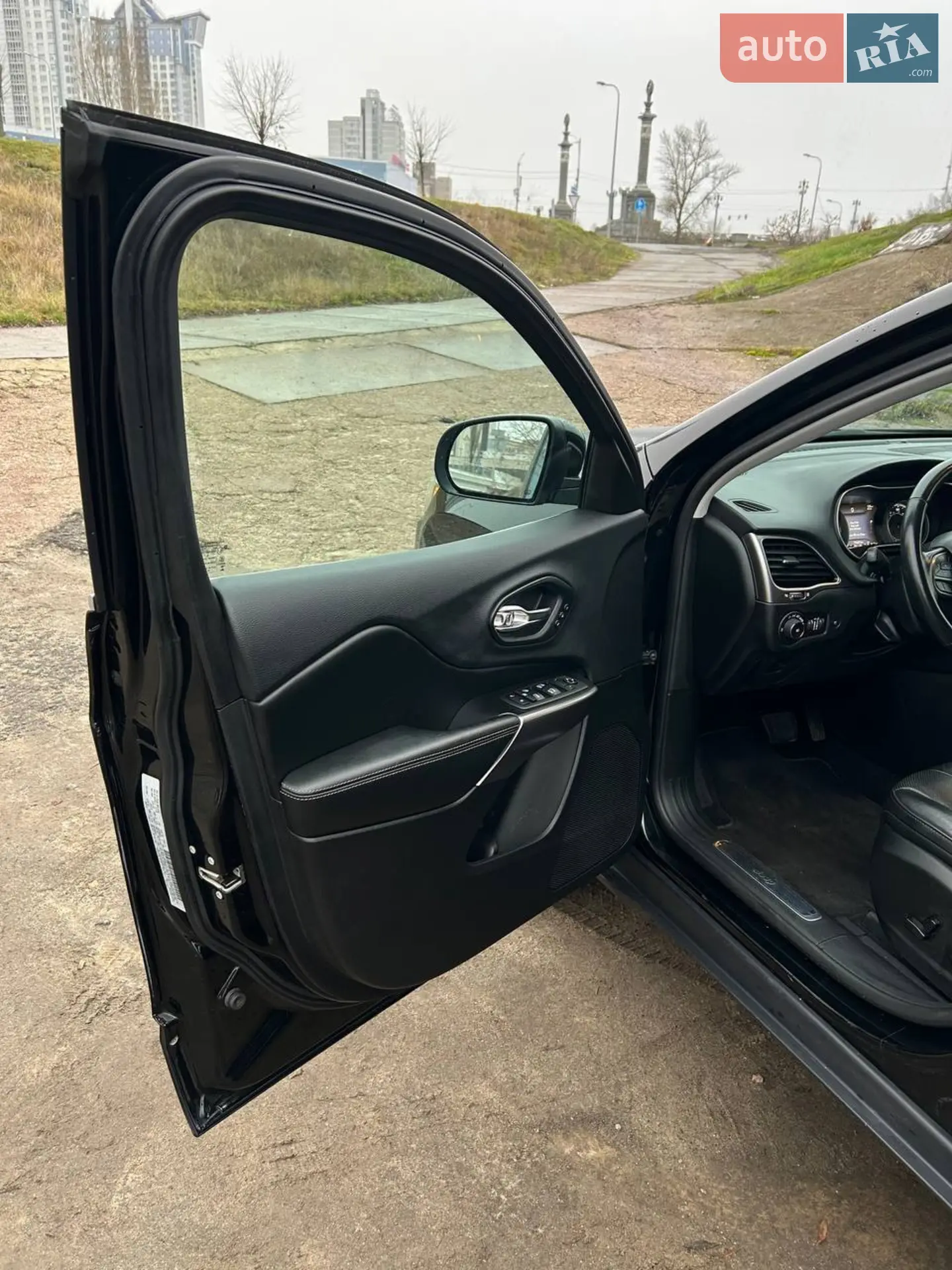 2018 Jeep Cherokee - мініатюра 8