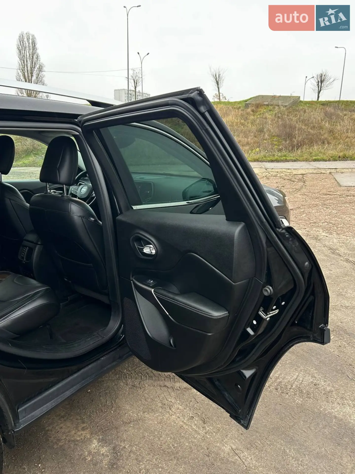 2018 Jeep Cherokee - мініатюра 13