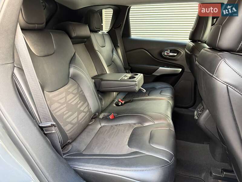 Внедорожник / Кроссовер Jeep Cherokee 2022 в Киеве фото 13 Внедорожник / Кроссовер Jeep Cherokee 2022 в Киеве