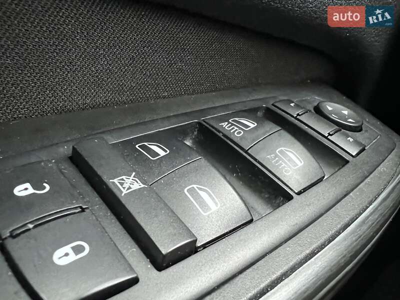 Позашляховик / Кросовер Jeep Cherokee 2014 в Києві фото 16 Позашляховик / Кросовер Jeep Cherokee 2014 в Києві