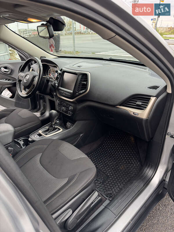 Позашляховик / Кросовер Jeep Cherokee 2016 в Харкові фото 17 Позашляховик / Кросовер Jeep Cherokee 2016 в Харкові