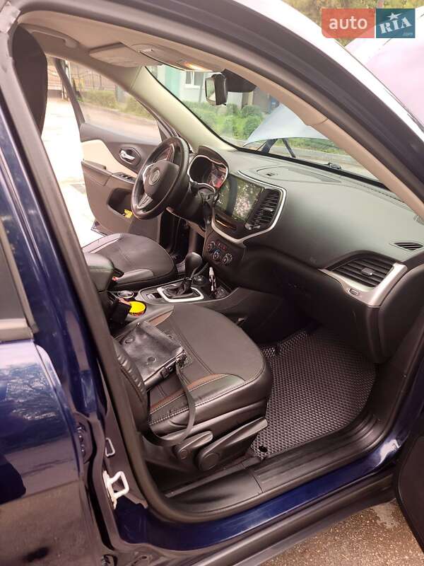 Позашляховик / Кросовер Jeep Cherokee 2016 в Івано-Франківську