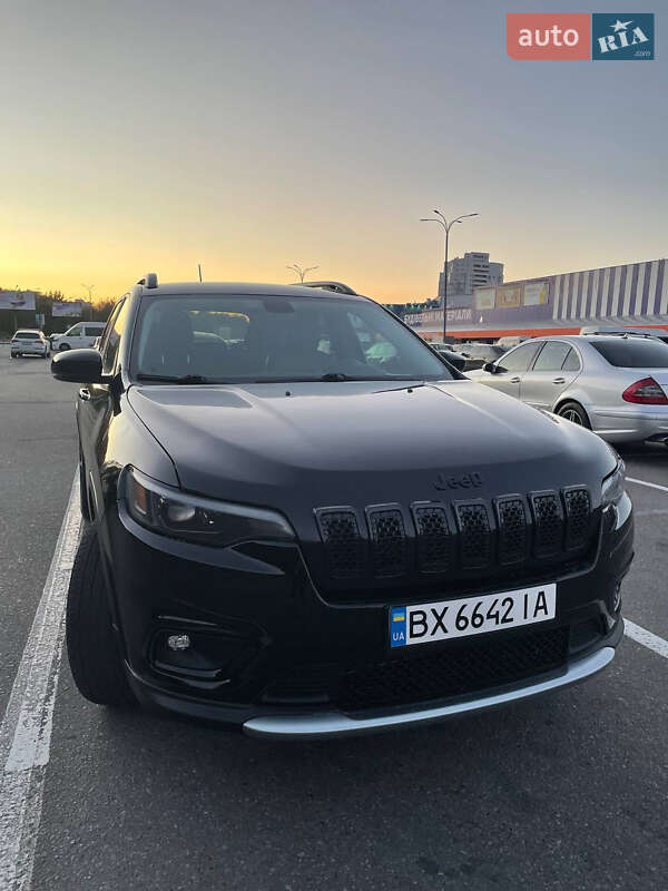 Внедорожник / Кроссовер Jeep Cherokee 2018 в Хмельницком