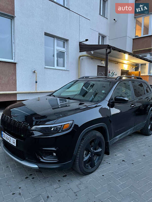 Внедорожник / Кроссовер Jeep Cherokee 2018 в Хмельницком