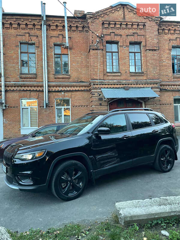 Внедорожник / Кроссовер Jeep Cherokee 2018 в Хмельницком