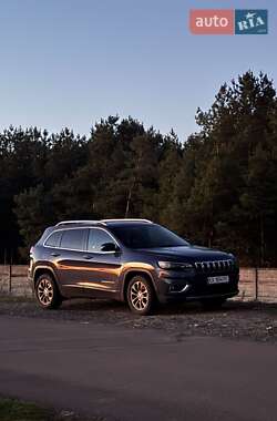 Внедорожник / Кроссовер Jeep Cherokee 2019 в Киеве