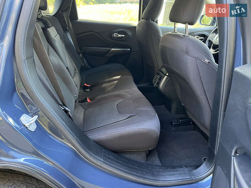 Внедорожник / Кроссовер Jeep Cherokee 2019 в Чернигове