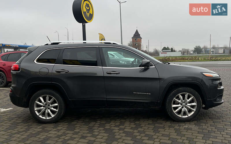 Внедорожник / Кроссовер Jeep Cherokee 2015 в Мукачево