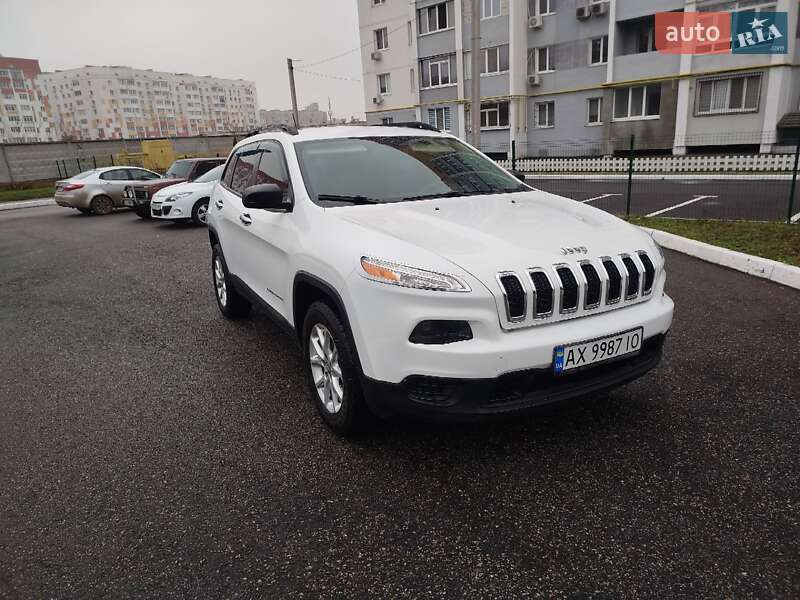 Внедорожник / Кроссовер Jeep Cherokee 2014 в Харькове