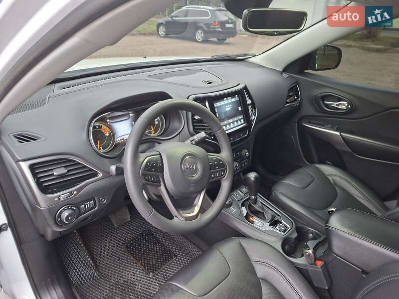 Внедорожник / Кроссовер Jeep Cherokee 2021 в Черкассах