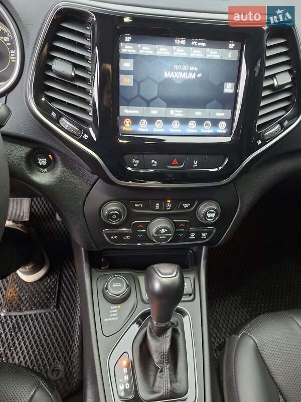 Внедорожник / Кроссовер Jeep Cherokee 2021 в Черкассах