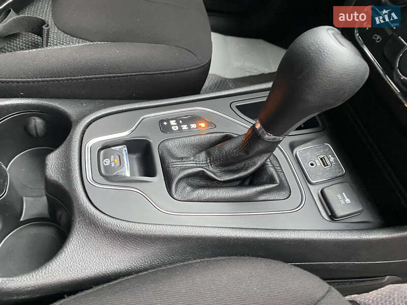 Позашляховик / Кросовер Jeep Cherokee 2020 в Києві фото 8 Позашляховик / Кросовер Jeep Cherokee 2020 в Києві