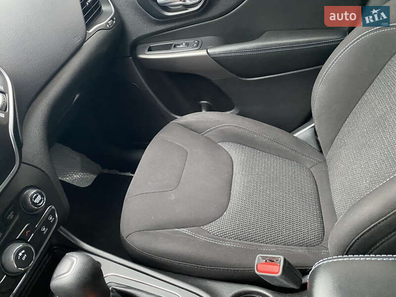 Позашляховик / Кросовер Jeep Cherokee 2020 в Києві фото 10 Позашляховик / Кросовер Jeep Cherokee 2020 в Києві