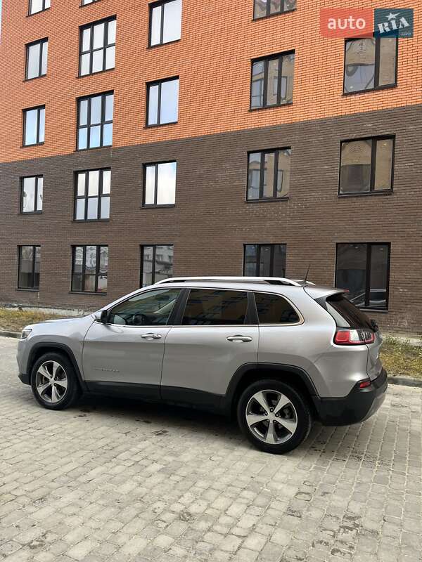 Внедорожник / Кроссовер Jeep Cherokee 2019 в Нетешине фото 3 Внедорожник / Кроссовер Jeep Cherokee 2019 в Нетешине