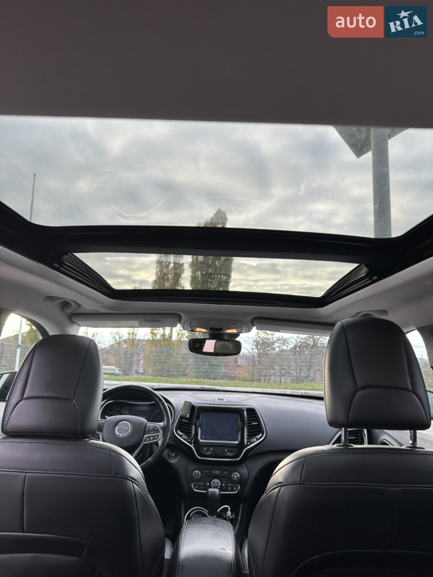 2020 Jeep Cherokee - мініатюра 28