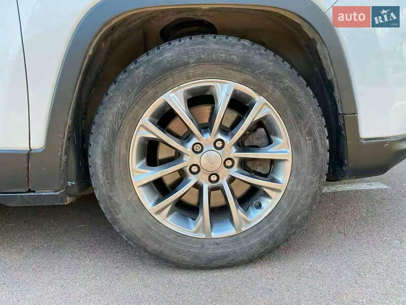 Внедорожник / Кроссовер Jeep Cherokee 2018 в Киеве фото 9 Внедорожник / Кроссовер Jeep Cherokee 2018 в Киеве