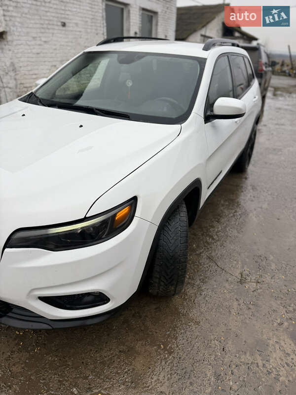Внедорожник / Кроссовер Jeep Cherokee 2020 в Баре фото 2 Внедорожник / Кроссовер Jeep Cherokee 2020 в Баре
