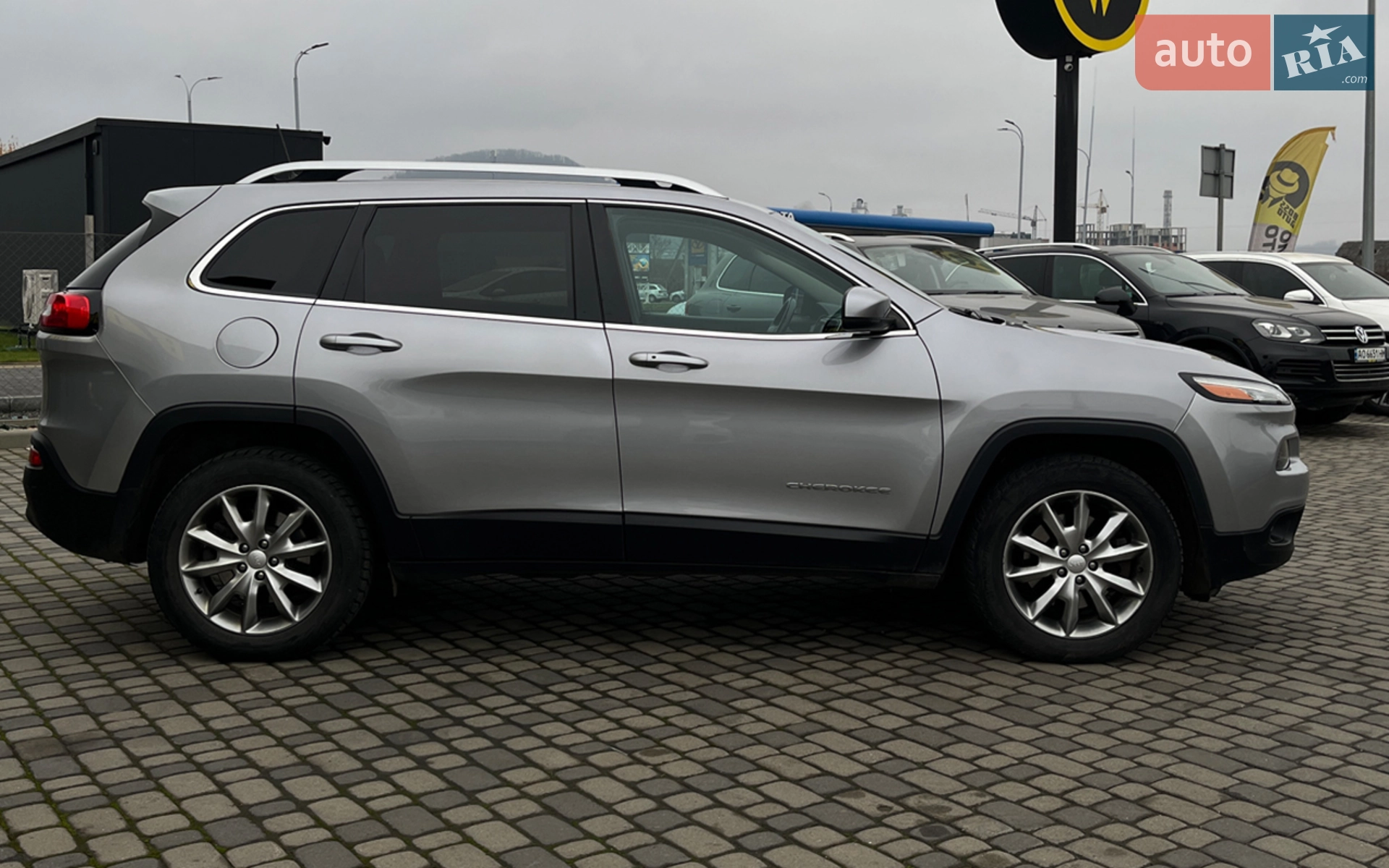2017 Jeep Cherokee - мініатюра 8