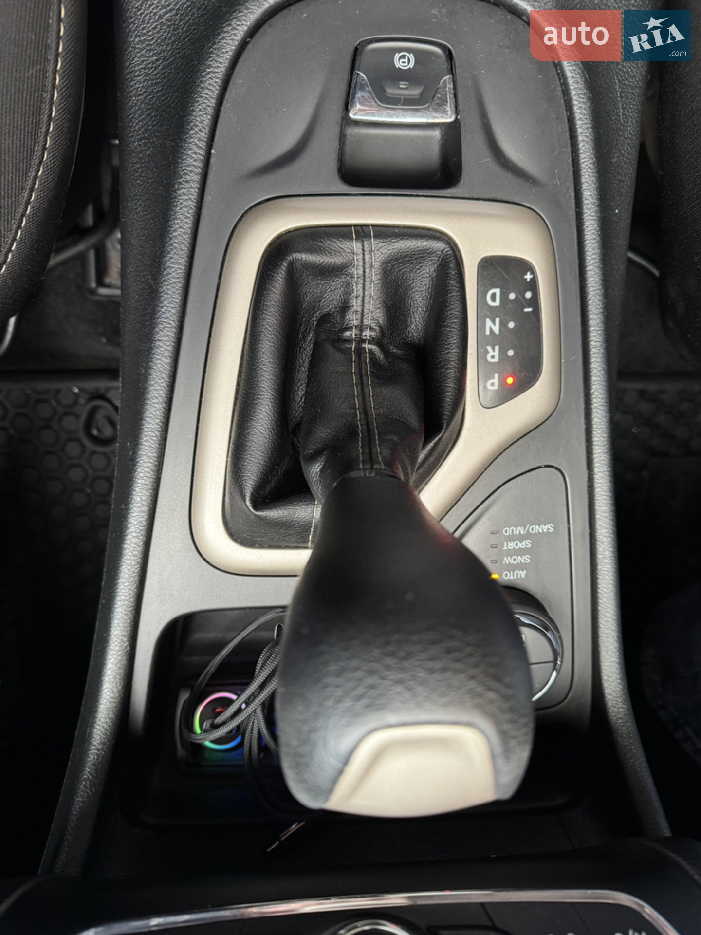 2016 Jeep Cherokee - мініатюра 25