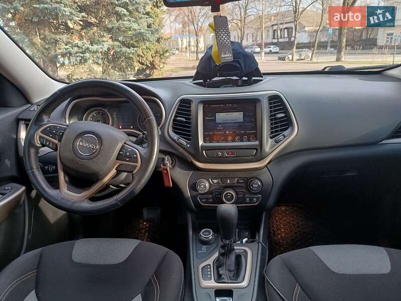 Позашляховик / Кросовер Jeep Cherokee 2017 в Сумах
