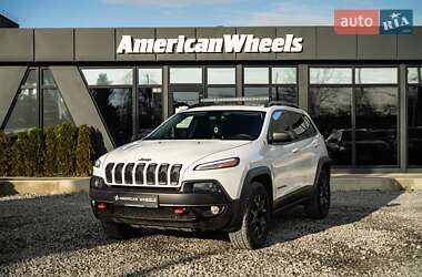 Внедорожник / Кроссовер Jeep Cherokee 2015 в Черновцах