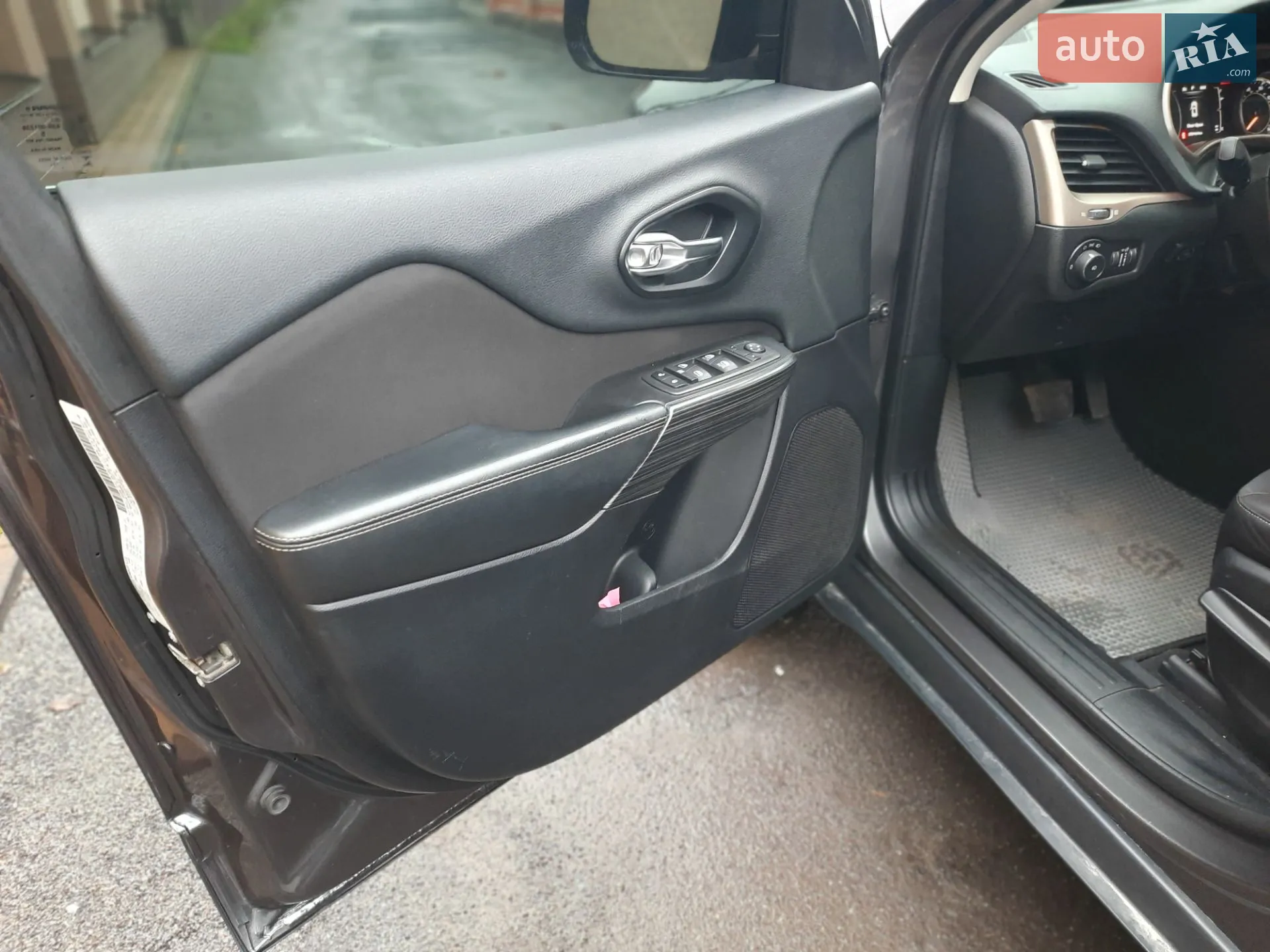 2014 Jeep Cherokee - мініатюра 16
