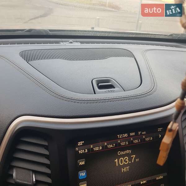 Внедорожник / Кроссовер Jeep Cherokee 2016 в Ровно
